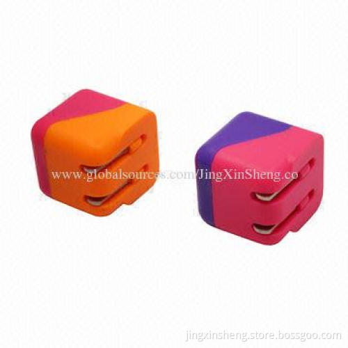 Folded US Plug Travel Adapters with 5V/1A Output, Made of ABS